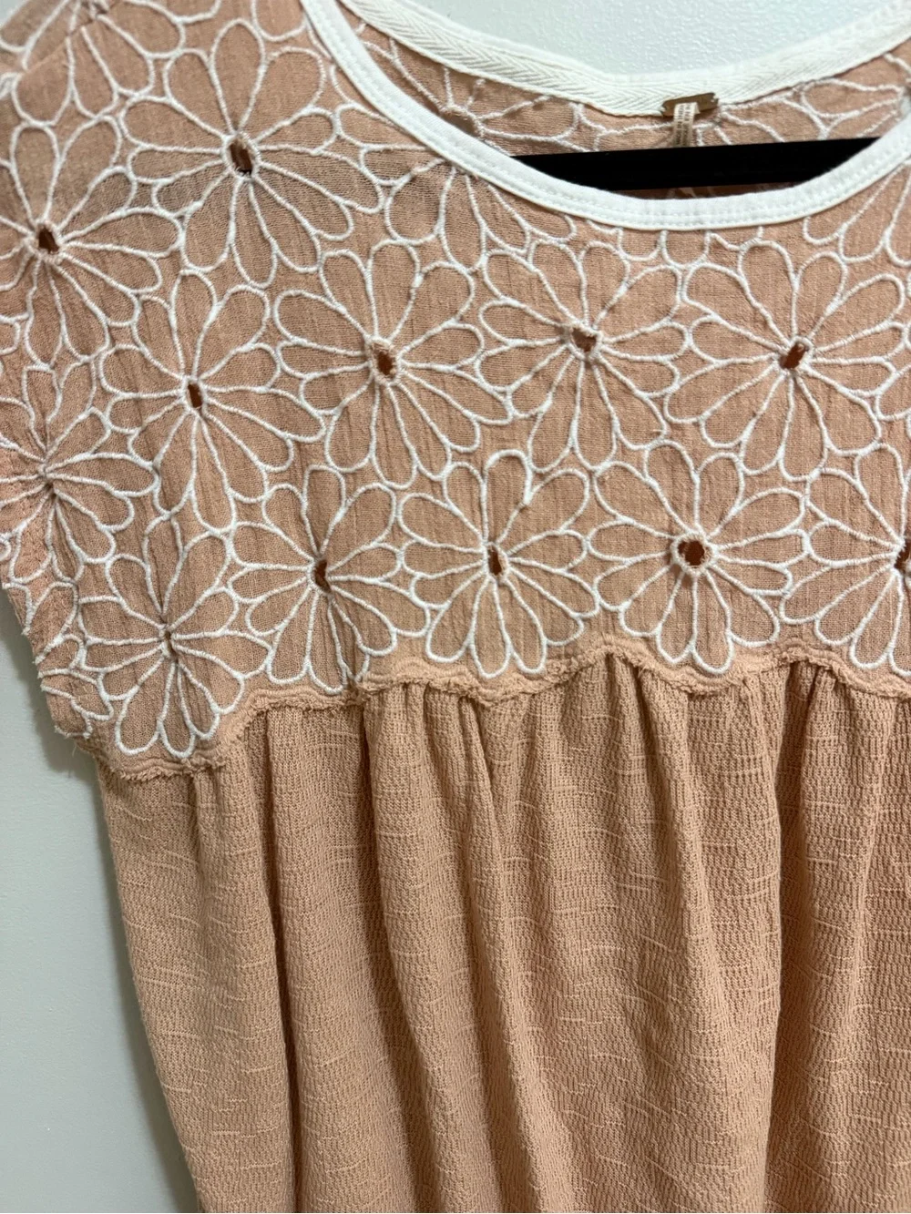Free People Daisy Embroidered Smocked Hem Boho Peasant Top Blouse Pink M
